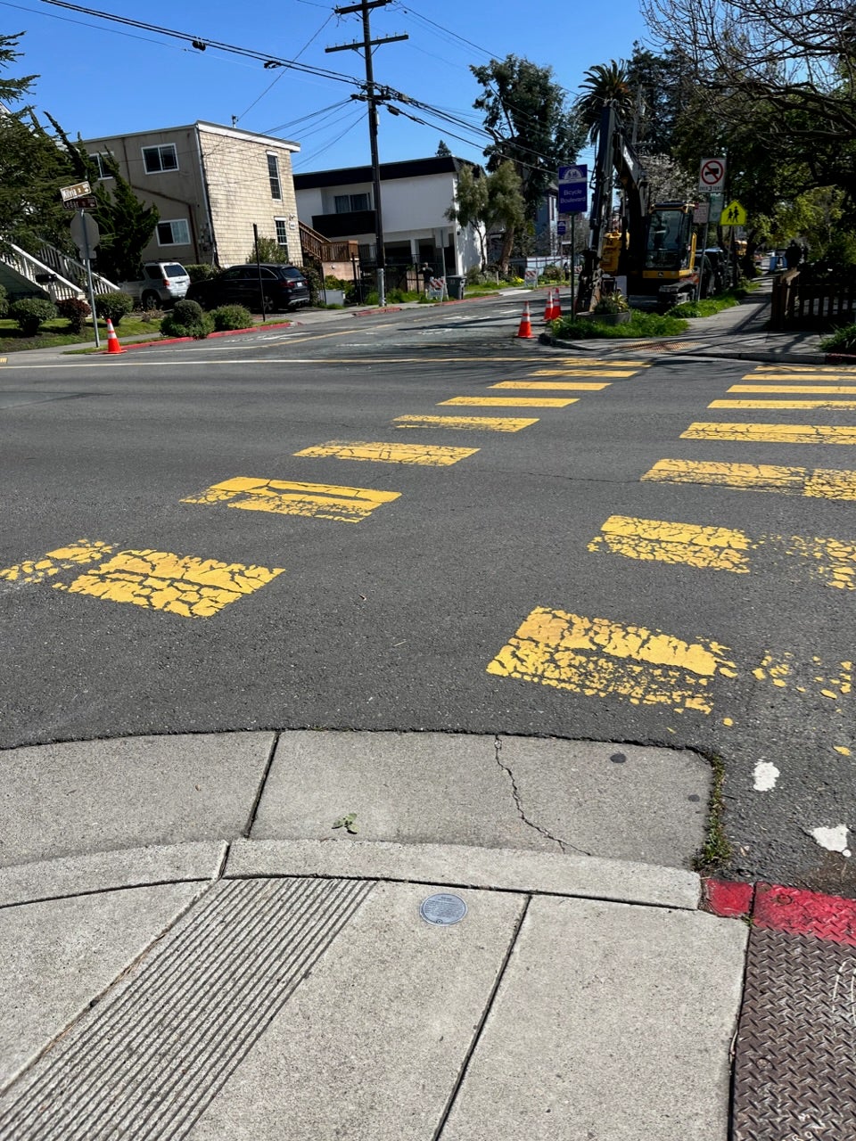 Wide shot photo of location of plaque